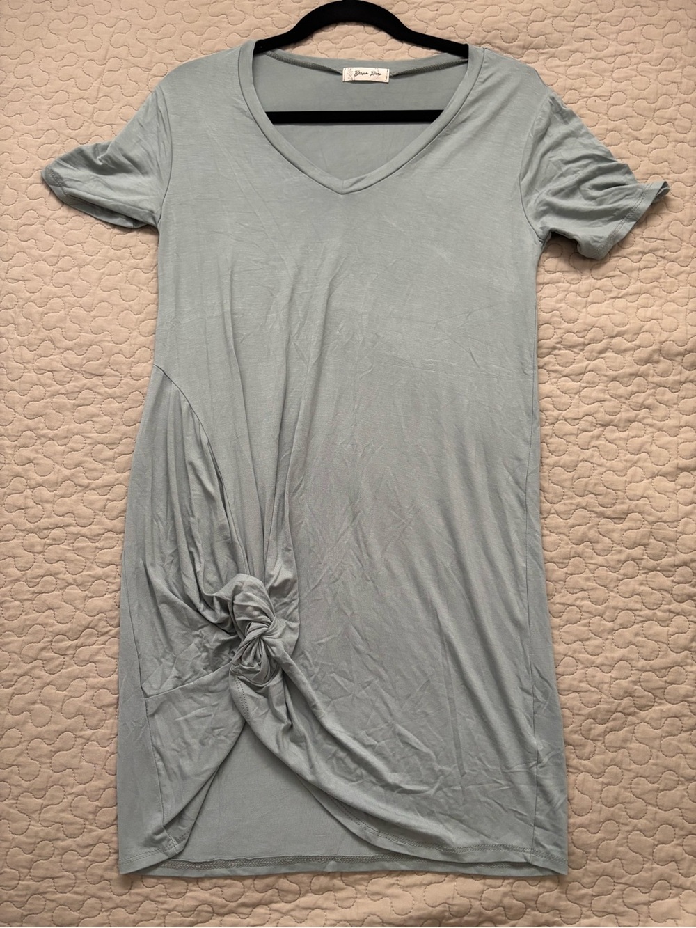 Beeson River Sage Green V-Neck Short Sleeve Tee with Side Knot Size S